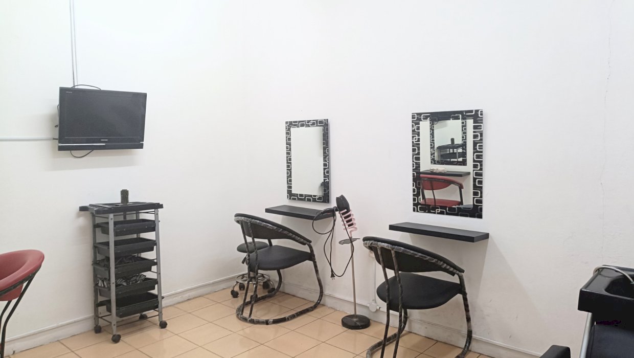 Rumah strategis pinggir jalan di BSD City