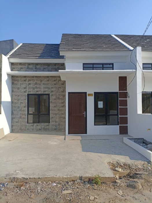 Dijual Rumah Lokasi dekat Summarecon Crown Gading
