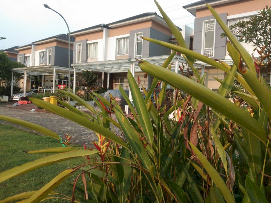 Cluster mewah dp ringan bebas banjir lokasi strategis dekat mrt  tol