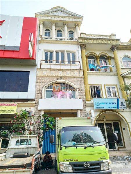 Area Strategis Ruko Green Mansion 4 Lt Daan Mogot Raya Furnish