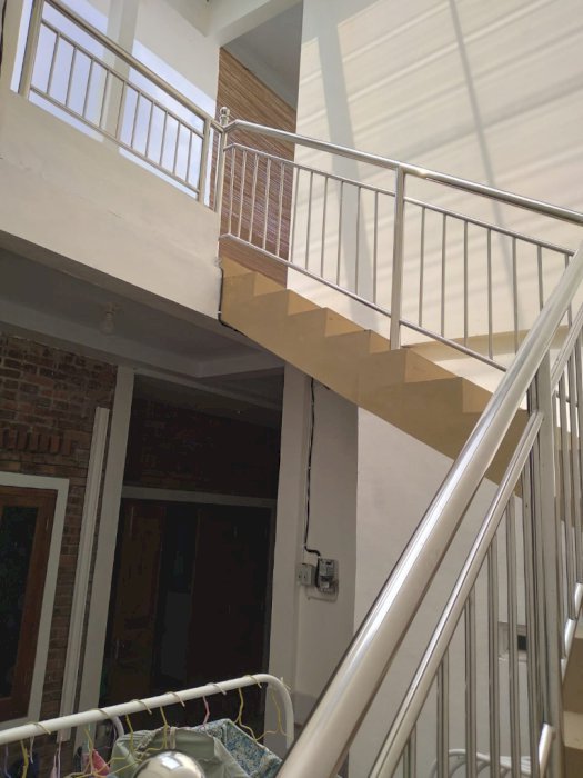 Kostan Putri Muslimah Lokasi Strategis