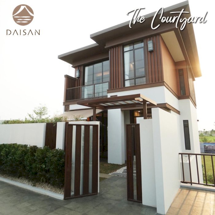 Lavon Daisan - The Courtyard