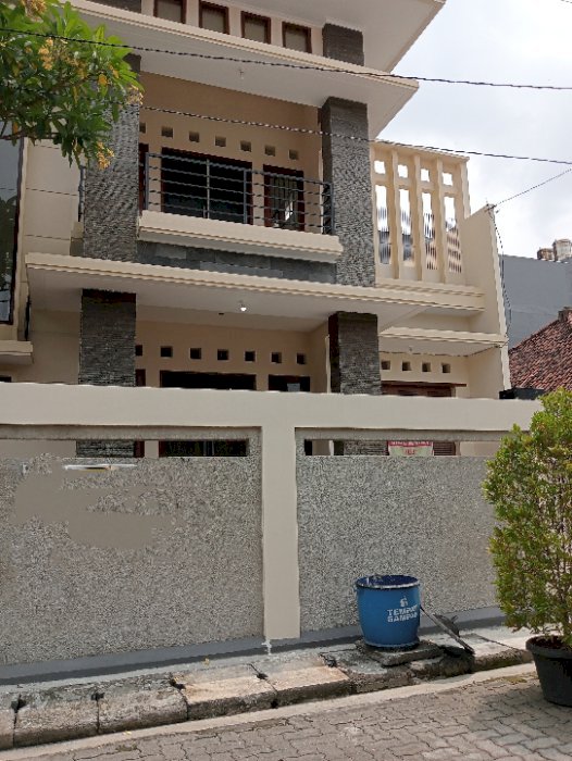 RUMAH BAGUS DITENGAH KOTA