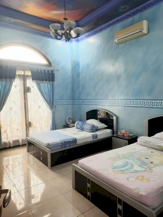 RUMAH MEWAH BESAR diSEMARANG TIMUR