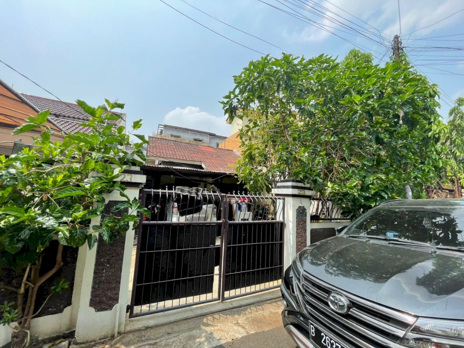 DIJUAL RUMAH PRIBADI PEMILIK LANGSUNG CILILITAN TEMPAT STRATEGIS