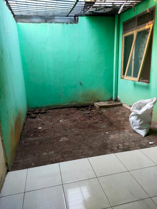 Jual Rumah Tua di Lokasi Strategis