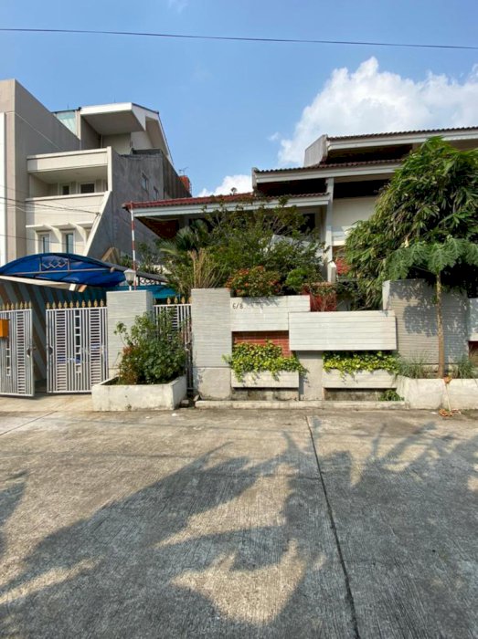 DIJUAL RUMAH MEGAH DI DAAN MOGOT