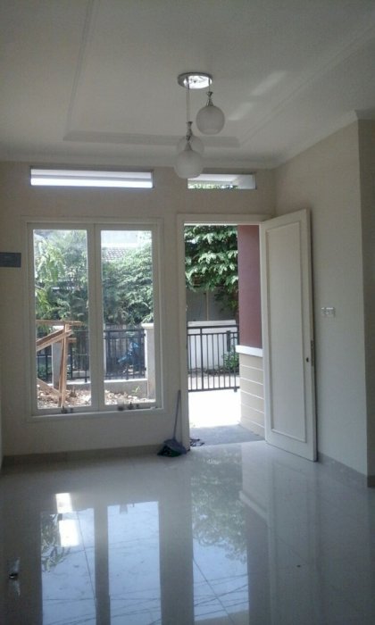 Di Jual Rumah Baru Hoek 2 lantai Ciledug Tanggerang Banten
