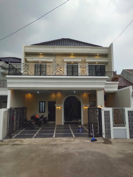 Di Jual Rumah Cantik/ Town House dalam cluster Pancoran Mas Depok