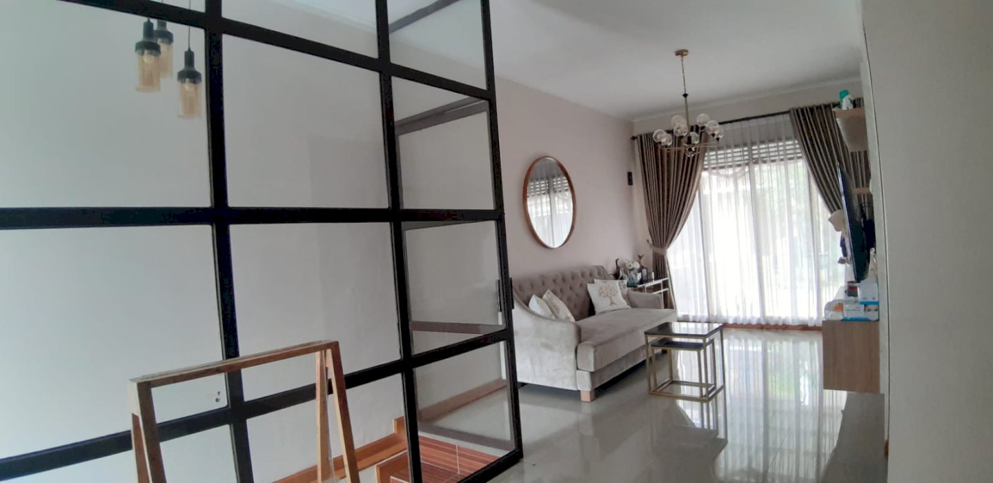 Dijual rumah komplek ciwaruga full furnished