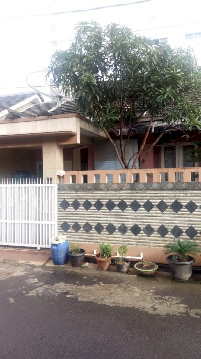 DIJUAL CEPAT RUMAH SIAP HUNI DI KAMPUNG TENGAH CONDET JAKARTA TIMUR