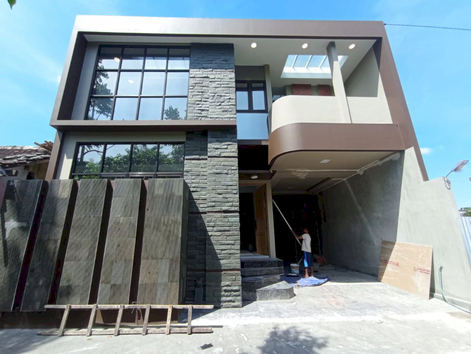 RUMAH BARU SIAP HUNI DEKAT YOUTH CENTER