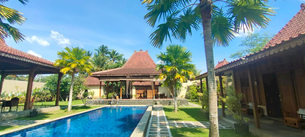 TURUN HARGA!!! DIJUAL JOGLO MEWAH LUAS FULL FURNISHED DAN KOLAM RENANG