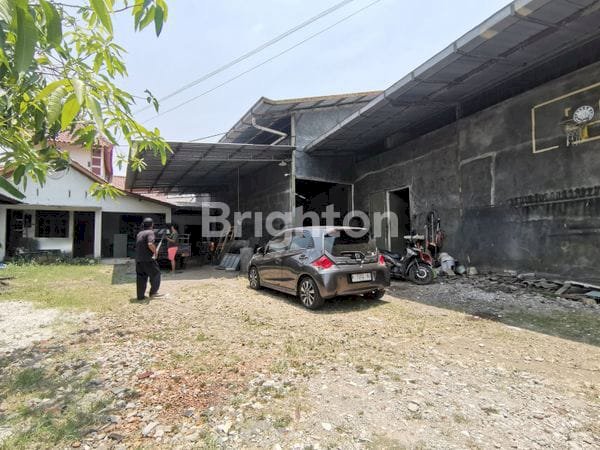 DiJUAl GUDANG KANTOR DIDAERAH GENUK