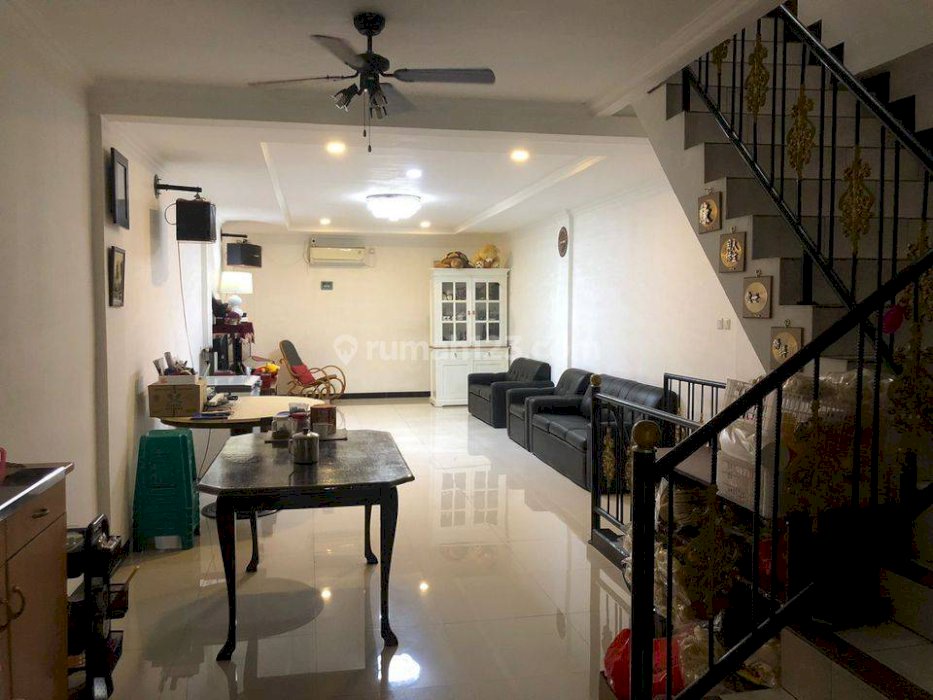 Rukan Jalan Raya Akses Container 40ft