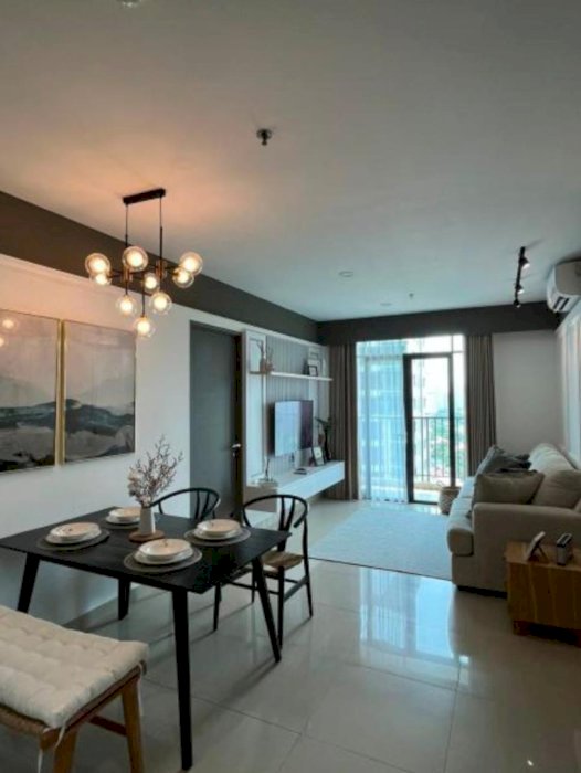 Sewa Apartemen Hampton Park  2+1BR Fully Furnished And Good Condition