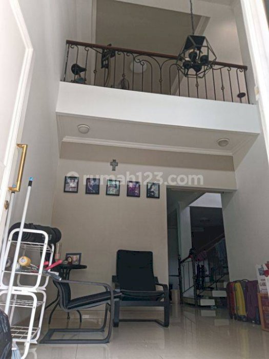 Rumah Terawat Sunrise Garden 200m2