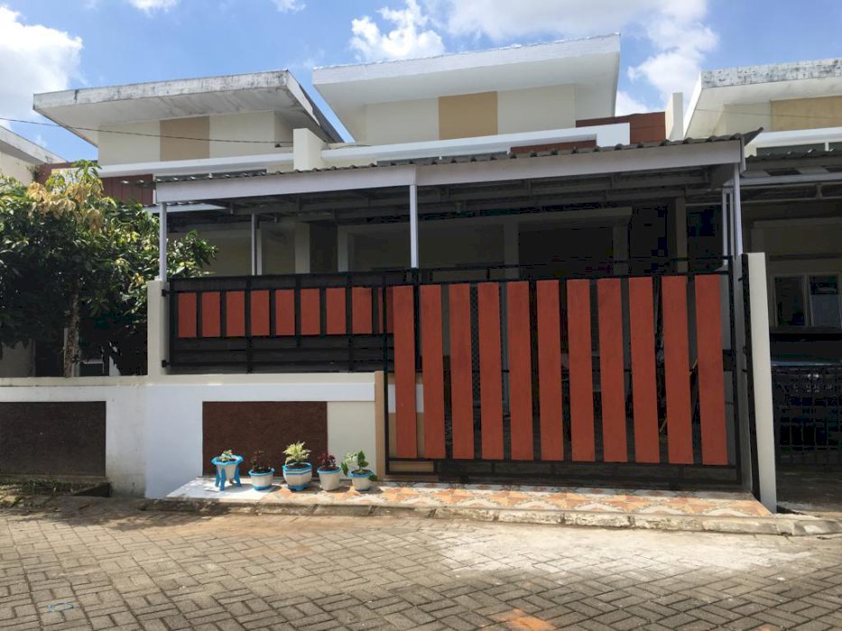 DIJUAL RUMAH SIAP HUNI LOKASI STRATEGIS DI MAKASSAR