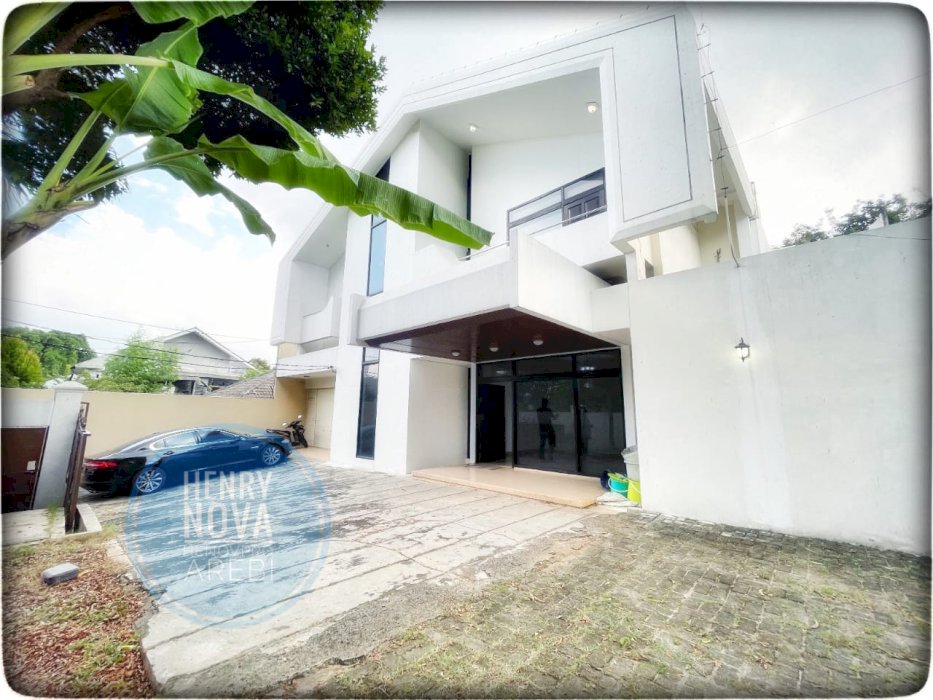 Rumah Jln Bangka TIDAK BANJIR Hadap Timur 10 menit Dari Jln Senopati