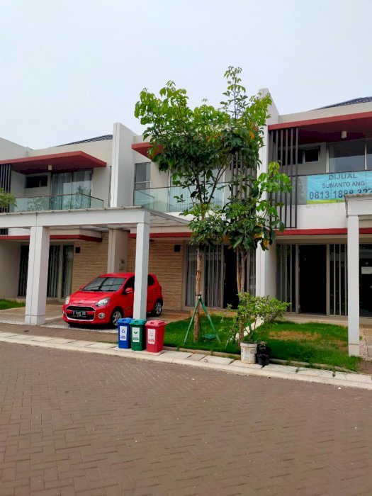 Disewakan Rumah Magenta PIK 2  lokasi dekat tol dan supermarket