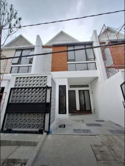 Jual Rumah Gading Pantai Surabaya