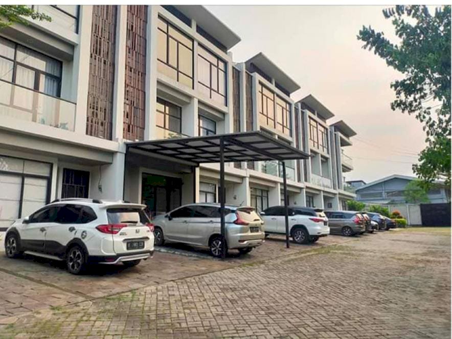 Dijual Rumah Mewah Courtyard 39 Kedoya Selatan,Jakarta Barat.