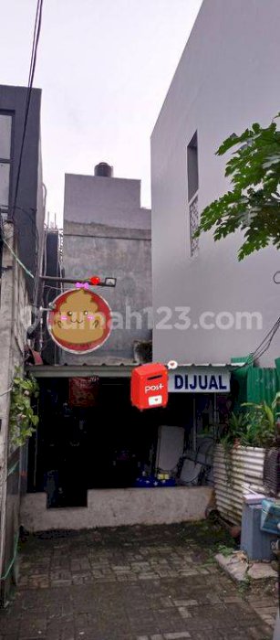 Rumah Tua Hitung Tanah di Lokasi Premium Jl Pakubuwono Kebayoran