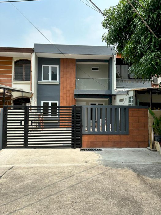 Rumah 2 Lantai Baru Renovasi , Lokasi Ok di Janur Hijau Kelapa Gading