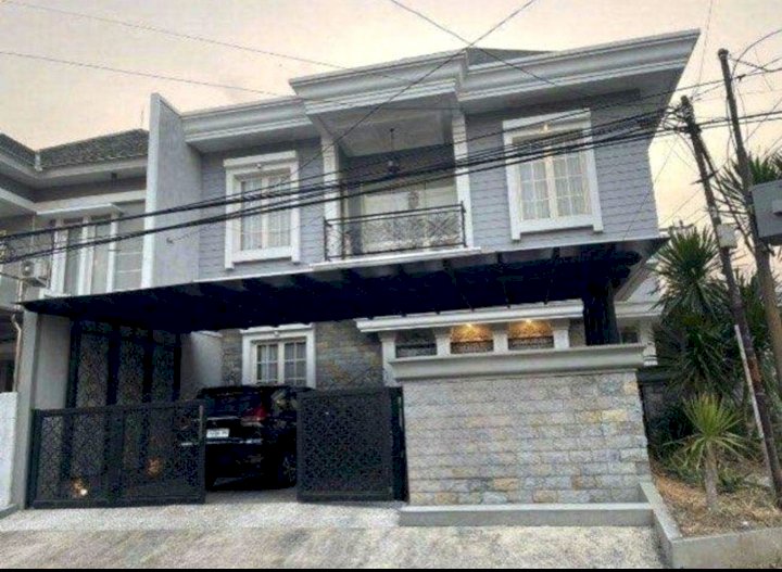 Jual Rumah Manyar American Clasic Full furnish Mewah