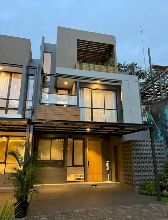RUMAH BARU 3 LANTAI KONSEP UNIK LOKASI BSD CITY