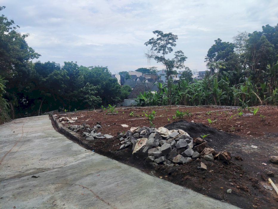 Tanah unnes banaran Gunungpati