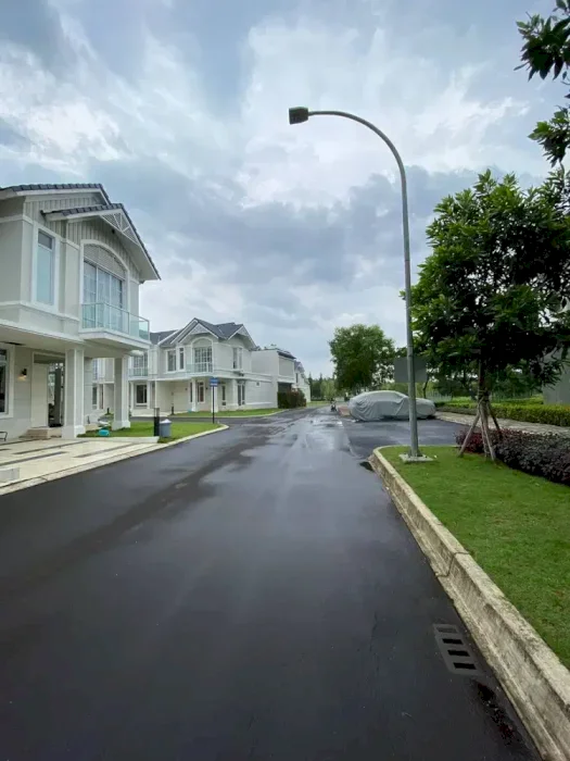 DJU 072 Di jual rumah cluster regalia semi furnished tipe E