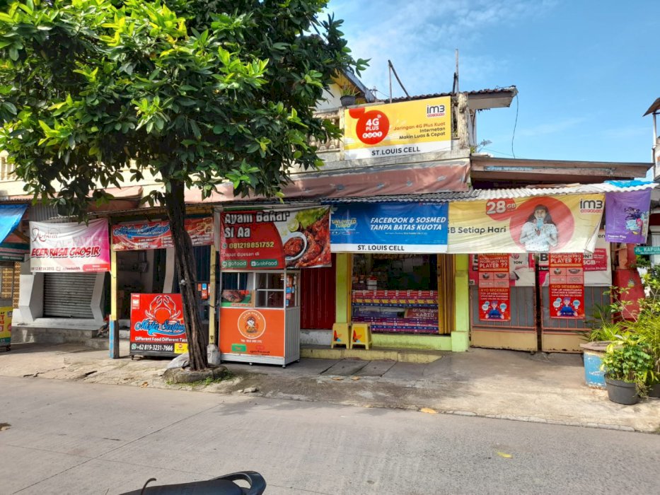 RUMAH UNTUK TEMPAT USAHA LOKASI STRATEGIS DI DEPOK