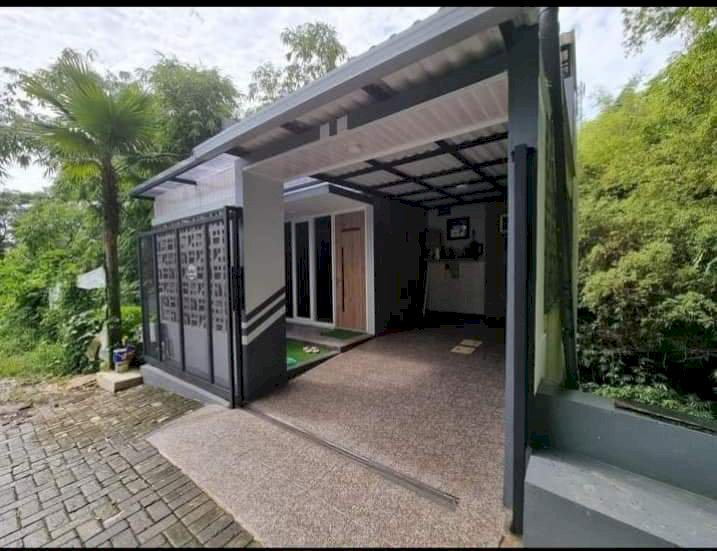 Rumah 4 Lantai Siap Huni bonus Perabot SHM Dieng Kota Malang