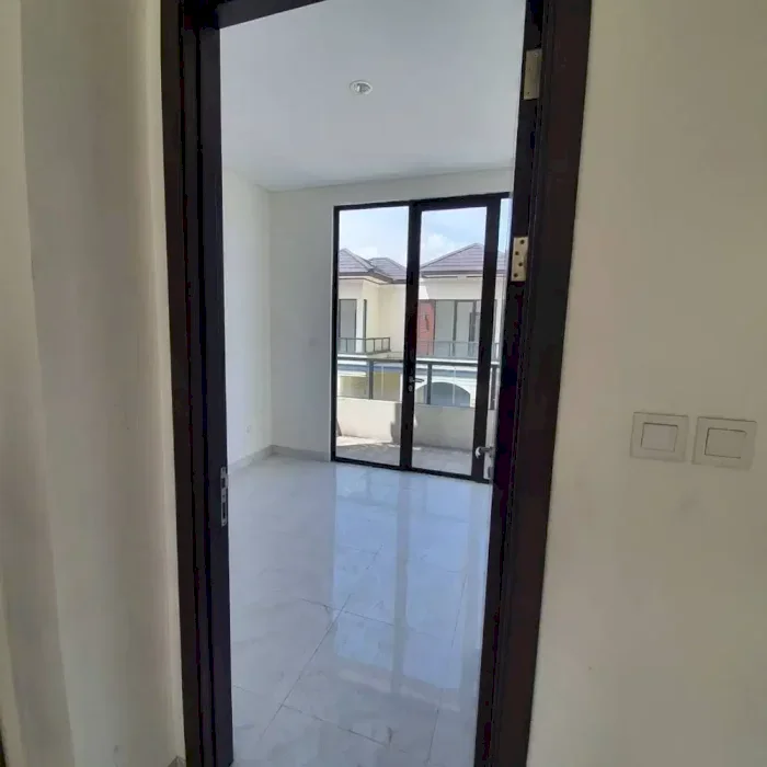 DJU 107 Di jual cluster allura tipe A lavon 1 tangerang