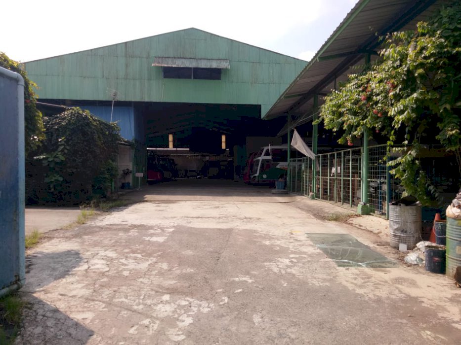 Di jual gudang lengkap jalan raya bogor