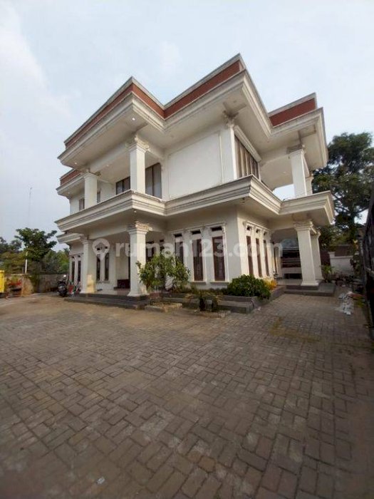 Rumah Vila 2 Lantai Nuansa Danau Setu Lokasi Strategis di Lebakwangi