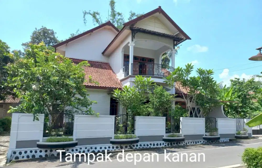 DIJUAL RUMAH 2 LANTAI LOKASI STRATEGIS DI
