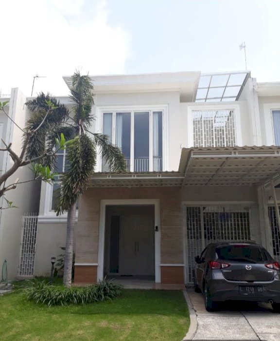 DISEWAKAN ATAU DI JUAL RUMAH PAKUWON CITY SURABAYA