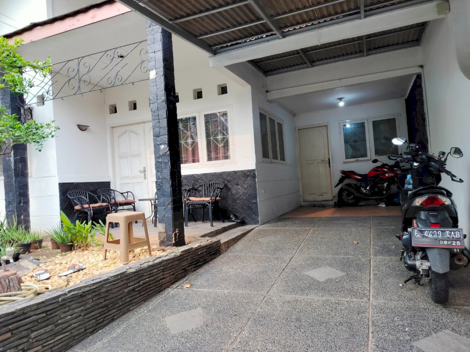 Rumah lama 1 lnt lebar 10m depan jln lebar Aman TDK bnjr