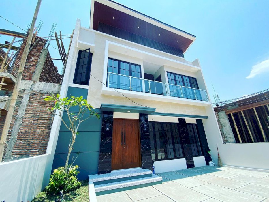 DIJUAL RUMAH MEWAH LOKASI STRATEGIS DI NGANGLIK SLEMAN