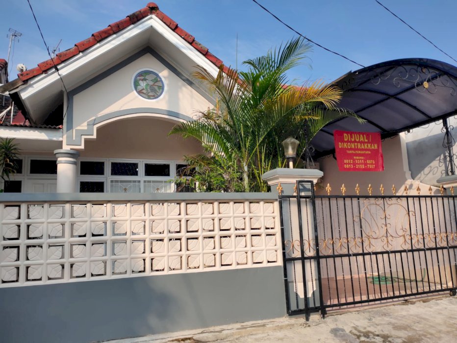 Rumah nyaman di perum jatijajar simpangan depok