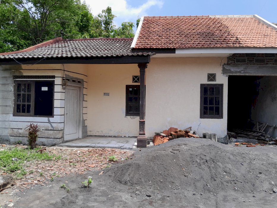 DIJUAL RUMAH PERUM KERTAS LECES INDAH