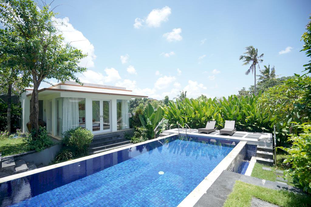 VILLA TRADISIONAL KONSEP MODERN KUTA UTARA BADUNG