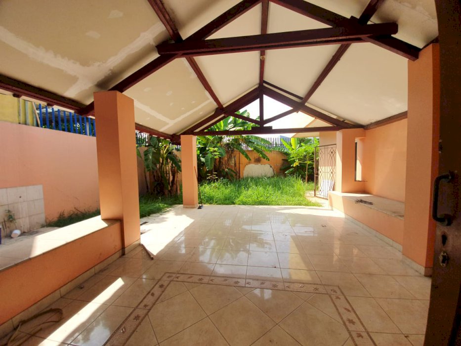 Pasti laku .rumah di rafles hills