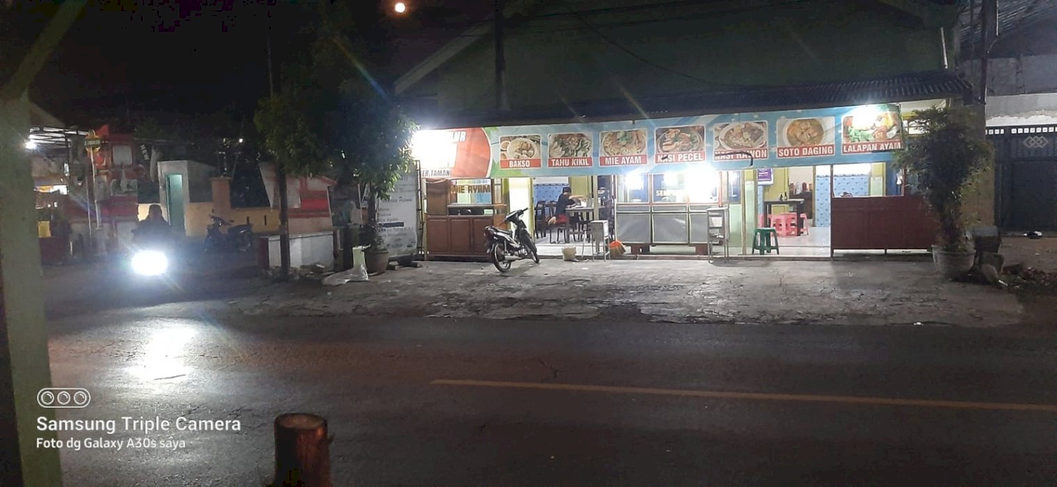 DIJUAL RUMAH LENGKAP DG TEMPAT USAHA