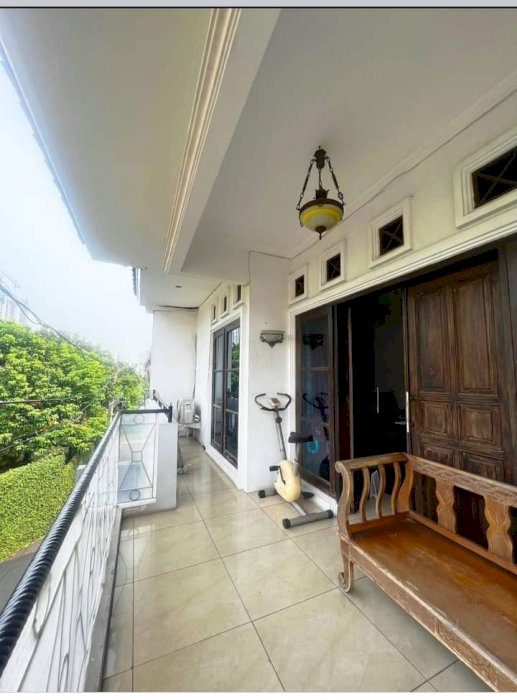RUMAH MURAH 3 LANTAI KAWASAN ELIT CILANDAK TIMUR