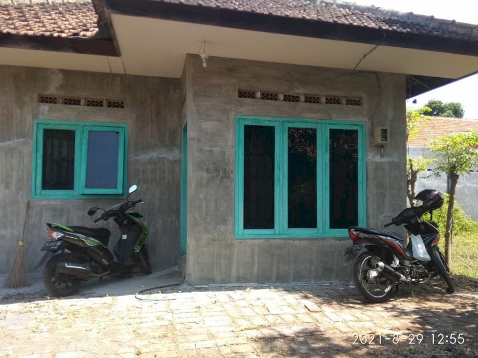 DIJUAL RUMAH DG SISA TANAH YG MSH LUAS