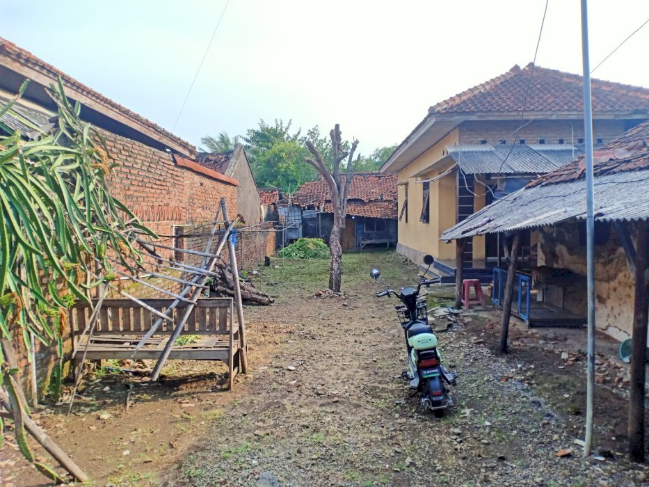 Dijual Tanah dan Rumah strategis di Sukra Pantura dekat Pelabuhan