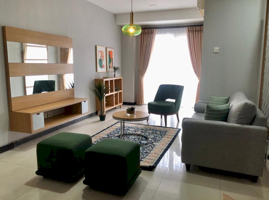Sewa Apartemen Cosmo Mansion (Jakarta Residence) - 2 BR Full Furnish.